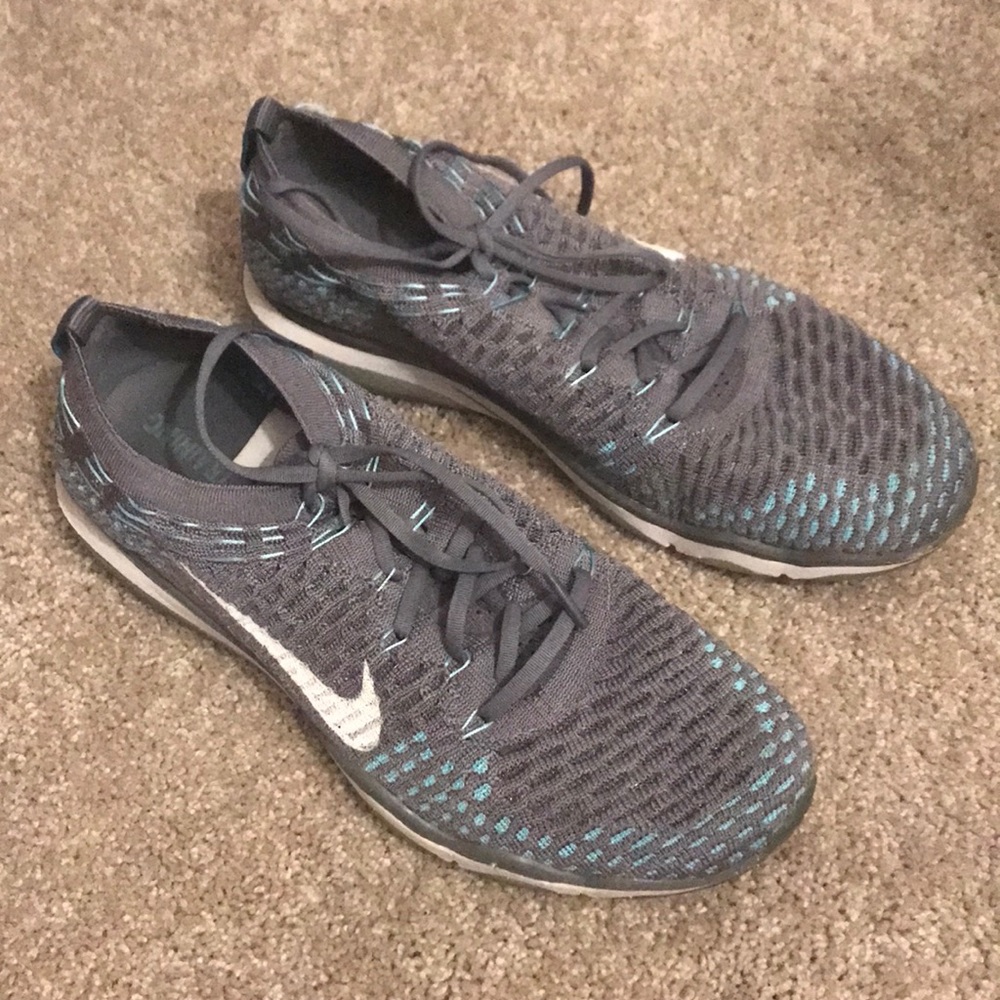 Nike women’s gray and blue zoom sneakers